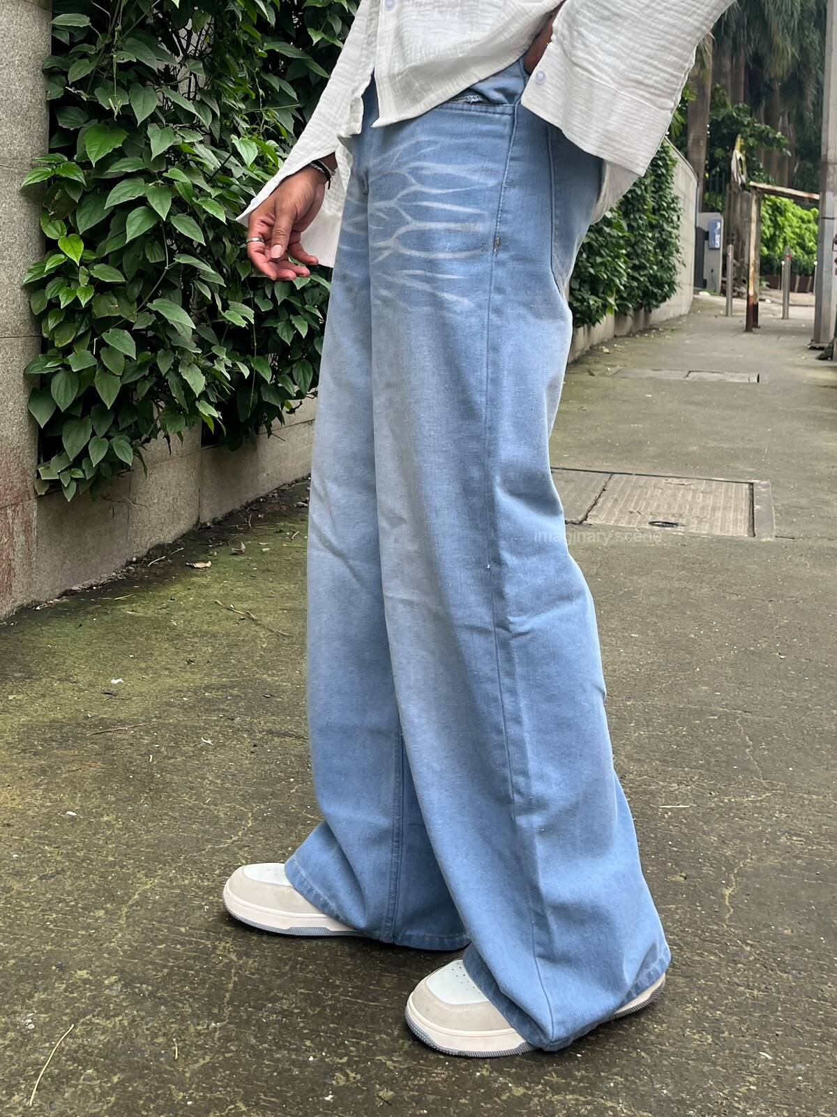 Daydream | Light Wash Wide Leg Jeans