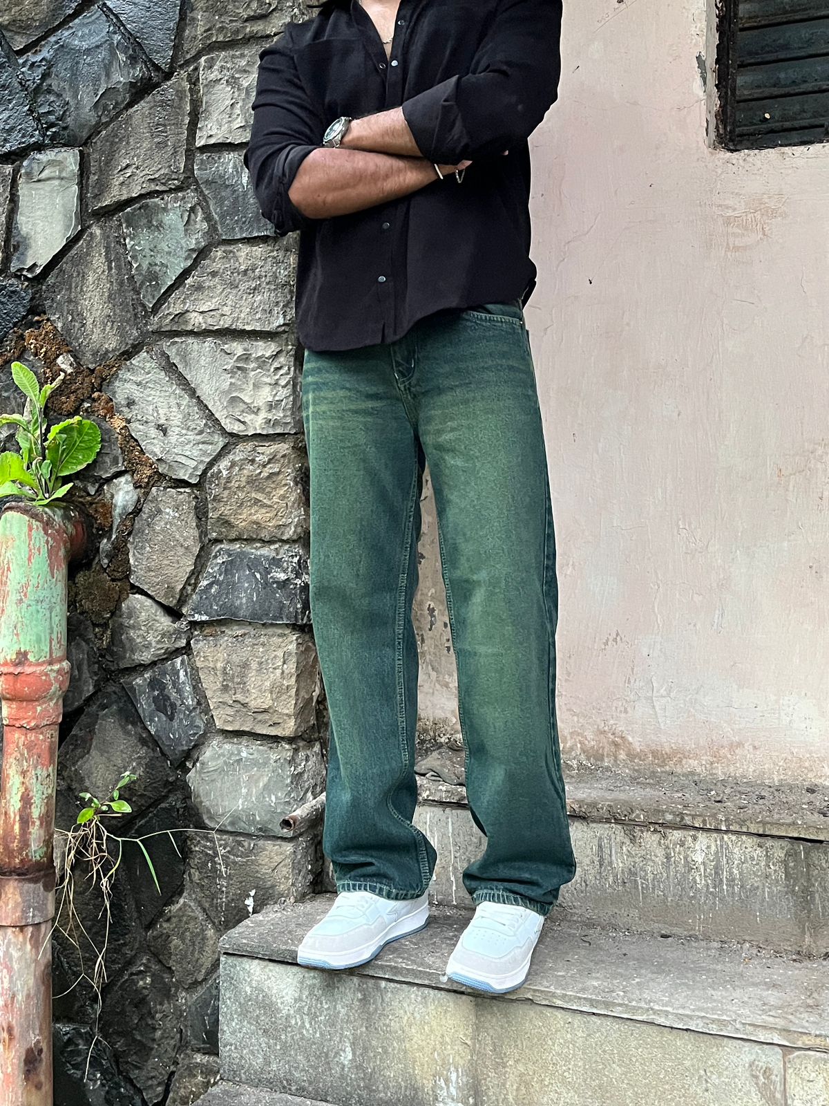 Relaxed Fit Dark Green Jeans - Raw Pine